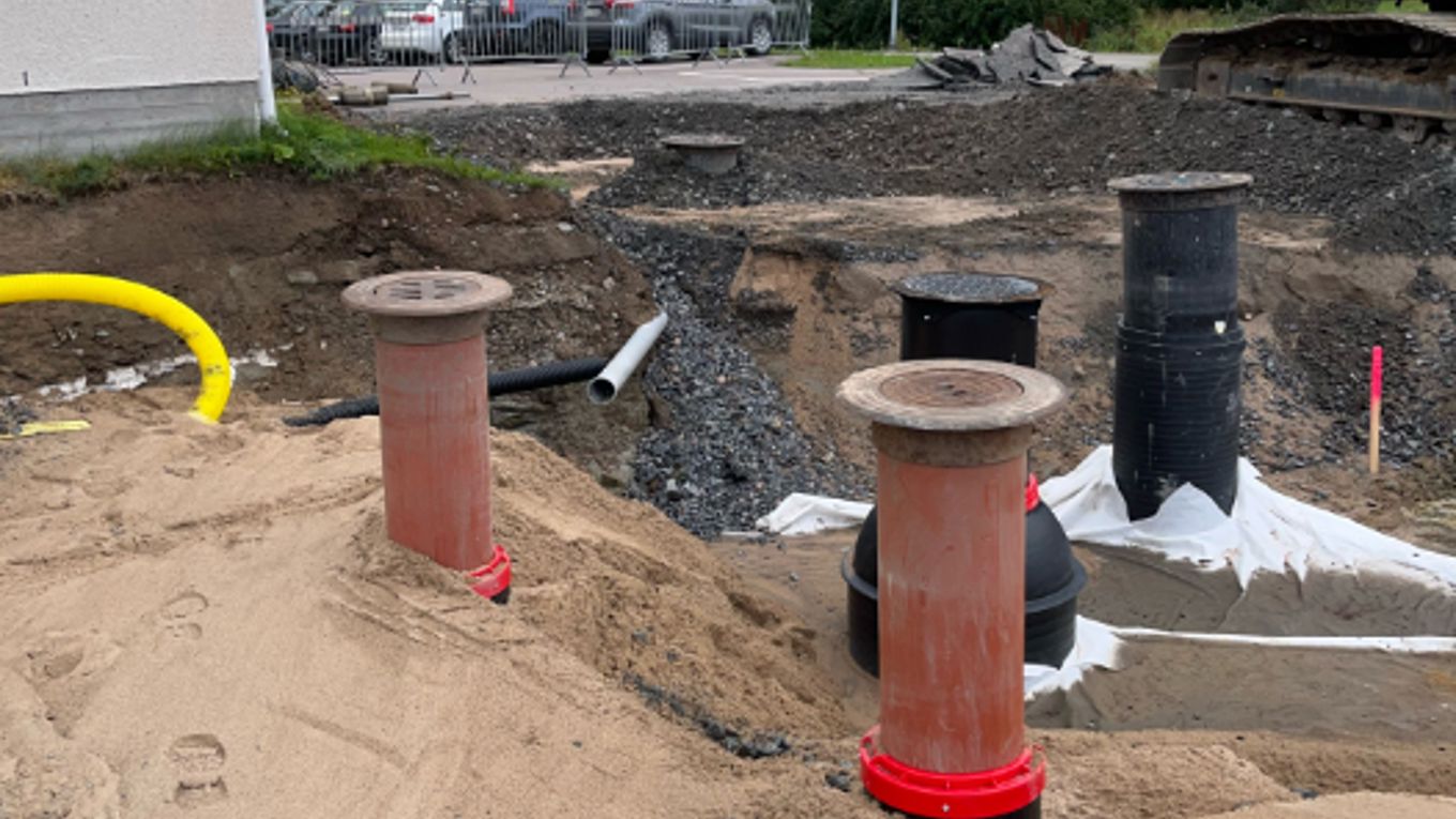 Kuvassa viemärityömaa