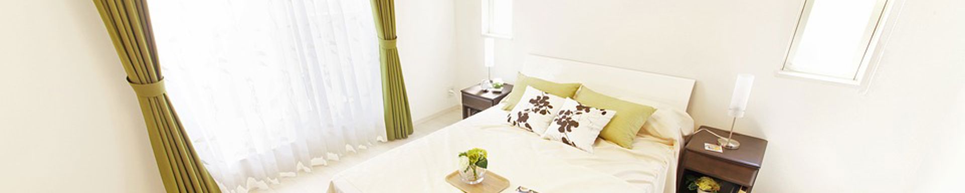 makuuhuone, sänky, verhot