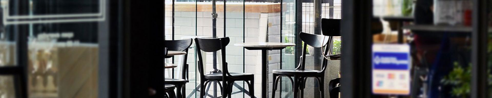 Kahvila-ravintola, pöytä, tuolit