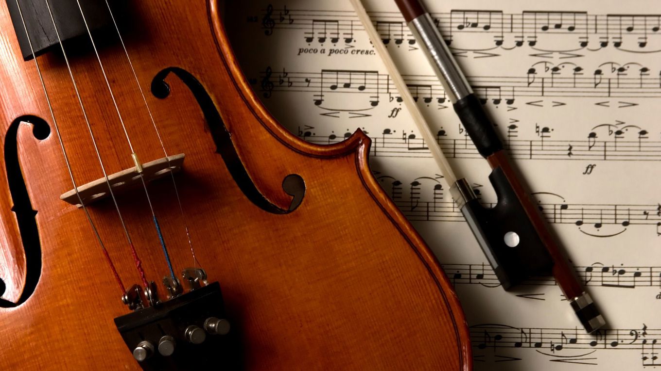 Viulu nuottien päällä.
