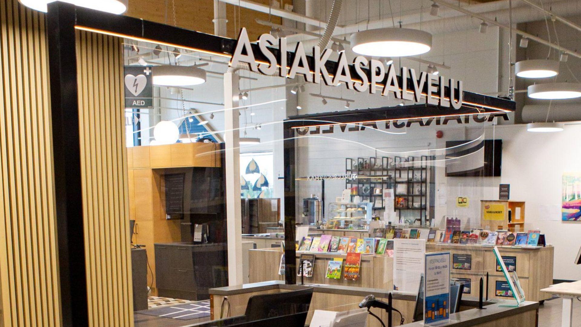 Asiakaspalvelu-tiski.