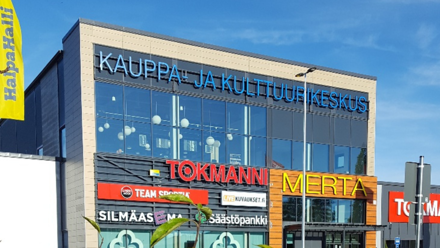 Kauppa- ja kulttuurikeskus Merta julkisivu.