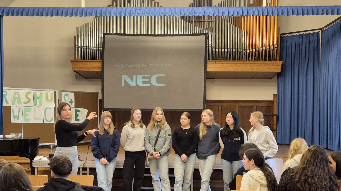 Students presenting to the audience