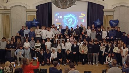 all participants group picture